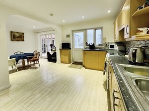 Point Clear Road - click for photo gallery